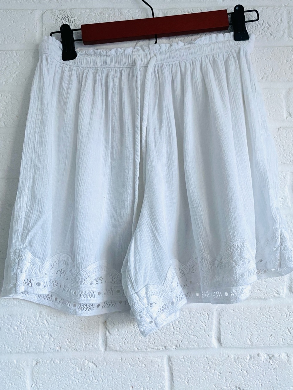 Aerie Women's White Shorts Lightweight Crochet Hem Wide Leg Flowy Small Beach